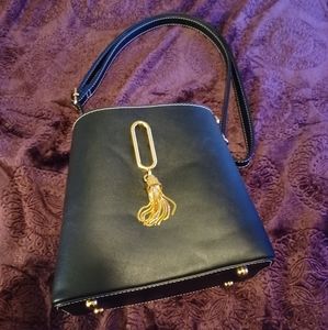 VENUS Black bucket bag/purse I used it once for a few days.Perfect new condition